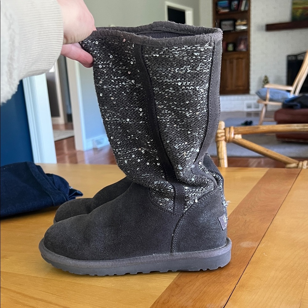 UGG Brown Knit Boots sz 6